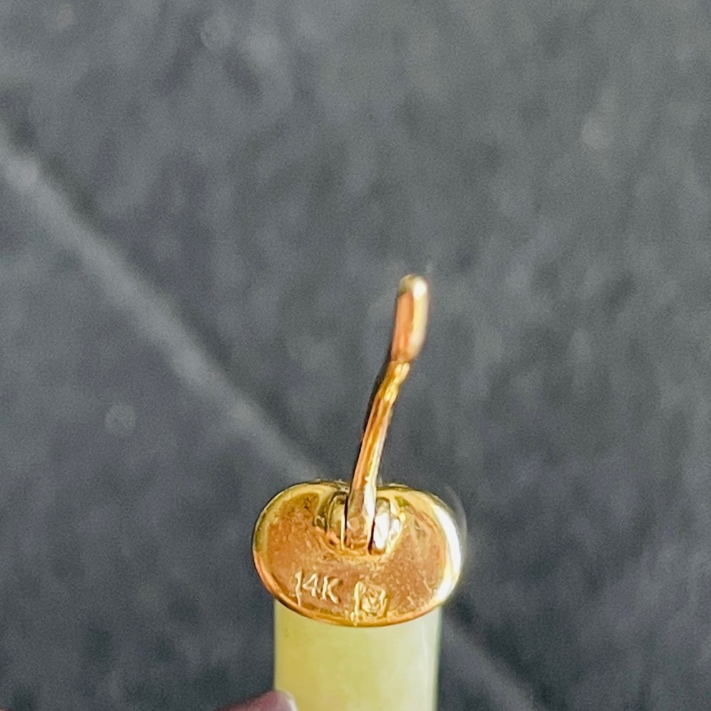 🎉Sold🎉 Estate 14k Gold Solid Green Jade Hoop Huggie Earrings - Picture 8 of 9